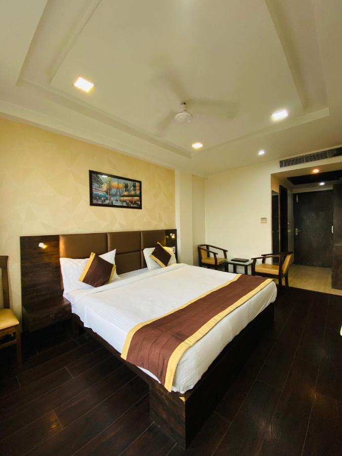 Hotel Ss Grandeur ลัคเนา ภายนอก รูปภาพ